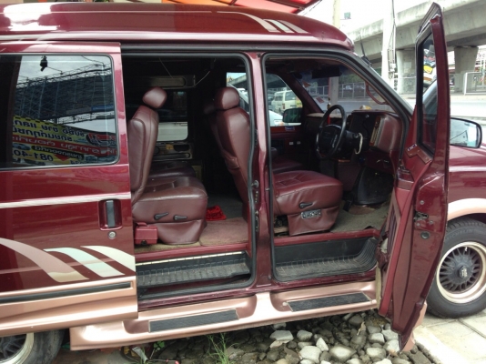 ขายถูก....รถตู้นอน นั่งสบายสุด สภาพดีมากหายาก มือเดียว