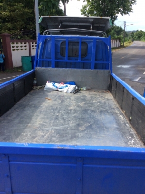 ขาย6ล้อNKR จดทะเบียนปี48 แหนบหน้า-หลัง เครื่อง110แรง พวงมาลัยพาว์เวอร์ กะบะยาว 3ม. พื้นปูเหรด แอร์เย็น เครื่องดี ยางดี ครัทสีสวย ขับดีมากๆ ขาย 270,000บาท