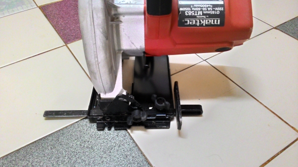 ขายเลื่อยวงเดือนไฟฟ้าขนาดใส่ใบ7นิ้วสภาพเกือบใหม่อุปกรณ์บังใบครบๆยี่ห้อMaktec by Makitaพร้อมใช้งานได้เลยครับ