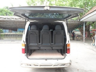 TOYOTA HIACE 3.0 GL MT ปี 2002 จัดไฟแนนซ์ได้ ดาวน์ 8,000 T.086-527-9533
