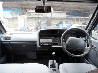 TOYOTA HIACE 3.0 GL MT ปี 2002 จัดไฟแนนซ์ได้ ดาวน์ 8,000 T.086-527-9533