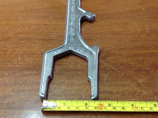 ขายประแจ Vintage หายาก 4 in 1 ใช้สำหรับถอดกรอง