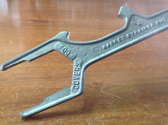 ขายประแจ Vintage หายาก 4 in 1 ใช้สำหรับถอดกรอง