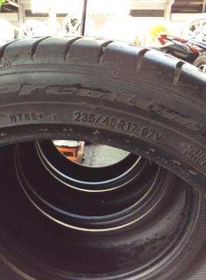 ขายยาง NITTO NT850  235-45-17  ปี12 สภาพไหม่กริบเบิกไหม่มาใส่ได้นิดเดียว ถูกๆครับ