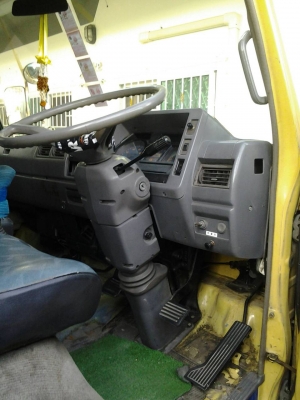 ขายHino FC 165 แรงม้า ตู้10บาน 5.70 ม. หรือแลกเปลี่ยนรถisuzu NMR 130 แรงม้า