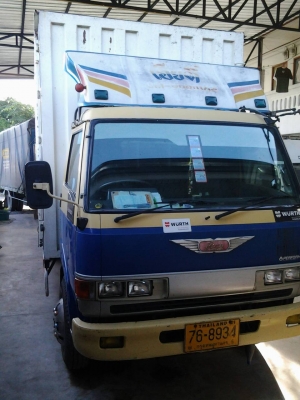 ขายHino FC 165 แรงม้า ตู้10บาน 5.70 ม. หรือแลกเปลี่ยนรถisuzu NMR 130 แรงม้า
