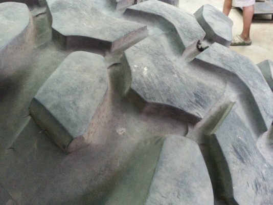 ล้อหยดน้ำอเมริกา พร้อมยาง 44 นิ้ว ล้อหยดน้ำอเมริกา พร้อมยาง 44 นิ้ว