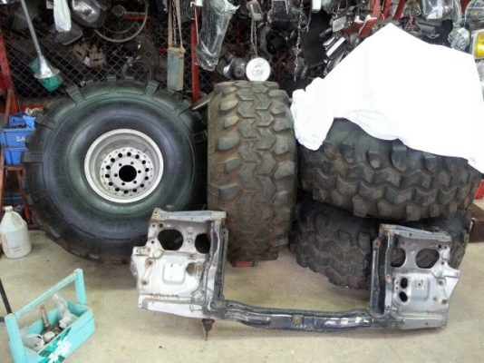 ล้อหยดน้ำอเมริกา พร้อมยาง 44 นิ้ว ล้อหยดน้ำอเมริกา พร้อมยาง 44 นิ้ว