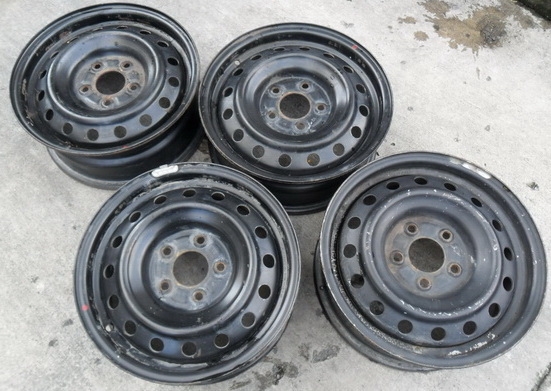 กะทะเหล็ก 5 รู 114 ขอบ 15 สภาพดี