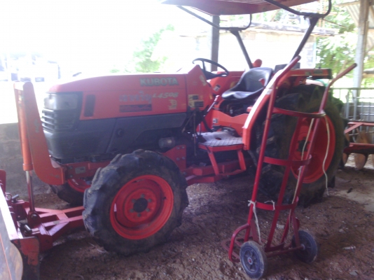 ขายตามสาพ คูโบต้า 45 แรง สภาพเหมือนใหม่ อุปกรณ์ 3ชิ้น ขายตามสาพ คูโบต้า 45 แรง สภาพเหมือนใหม่ อุปกรณ์ 3ชิ้น