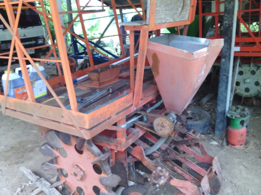 ขายตามสภาพ เครื่องปลูกอ้อย ของKK