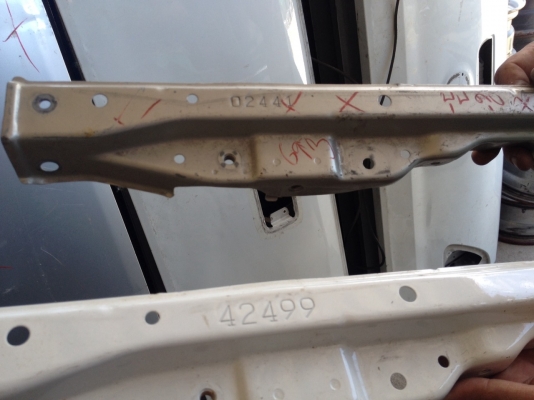 1พันบาทครับ...ต่อชิ้น.คานหน้า toyota vigo ทั้งตัวใหม่ตัวเก่า ของแท้ๆมีเลขไม่เคยชนเพิ่มราคารถ...