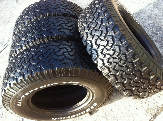 ขายยาง BF Goodrich All-terrain ขนาด 265 75 r16 ปี12 สวยๆ