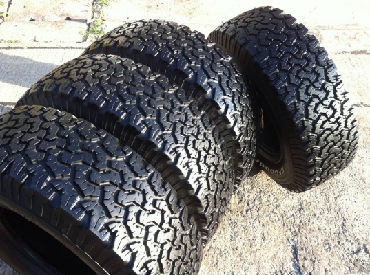 ขายยาง BF Goodrich All-terrain ขนาด 265 75 r16 ปี12 สวยๆ