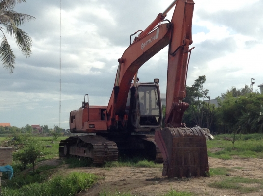 ขายรถแม็คโคร HITACHI EX200