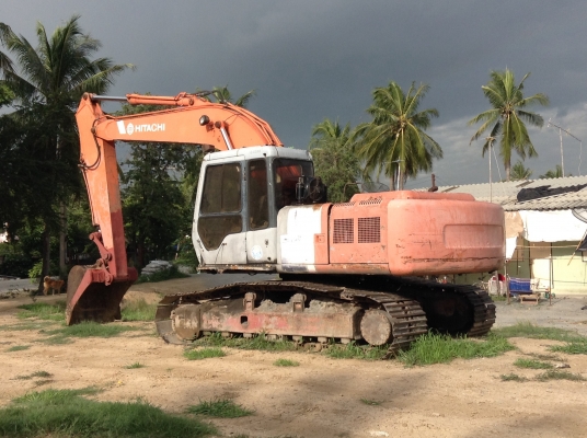 ขายรถแม็คโคร HITACHI EX200