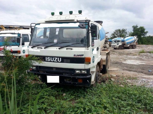 ขายรถโม่ปูน 3 คัน คันละ 700,000 บาท ขนาด 6 คิว ISUZU ประกอบนอกเครื่อง 275 เเรง โทร 087-9666599 คุณหนาม