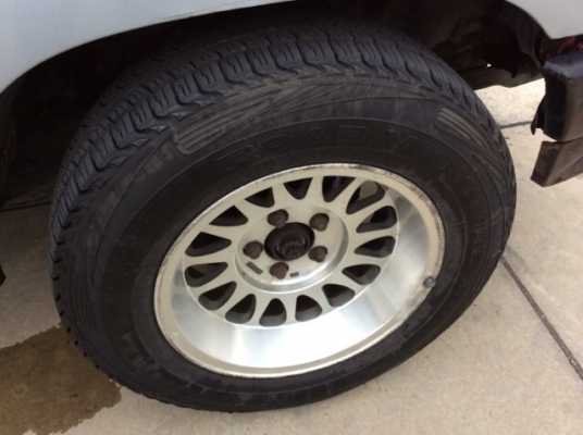 ขายรถกระบะ ไมตี้เอ็กซ์แคป ปี 93 เครื่องเดิม 2L เกียร์ธรรมดา เพาเวอร์โรงงาน ภายในเบาะหนังสวย แอร์เย็นฉ่ำ วิทยุจอทีวี  เครื่องวิ่งดี เกียร์แน่น คัสซีสวย แม็ก 15 ยางใหม่ หลังคาลงเล่ม รถขับดีครับ