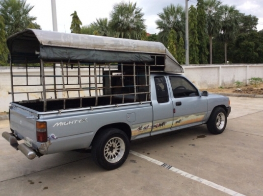 ขายรถกระบะ ไมตี้เอ็กซ์แคป ปี 93 เครื่องเดิม 2L เกียร์ธรรมดา เพาเวอร์โรงงาน ภายในเบาะหนังสวย แอร์เย็นฉ่ำ วิทยุจอทีวี  เครื่องวิ่งดี เกียร์แน่น คัสซีสวย แม็ก 15 ยางใหม่ หลังคาลงเล่ม รถขับดีครับ