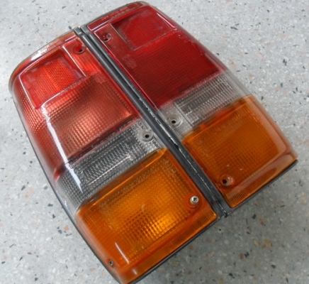 ฝากระโปรงม้ากระโดด RN30