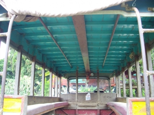 ขายรถโตโยต้าไดน่าสี่ล้อกลางรถโดยสารโบราณ(รถคอกหมู) ขายรถโตโยต้าไดน่าสี่ล้อกลางรถโดยสารโบราณ(รถคอกหมู)