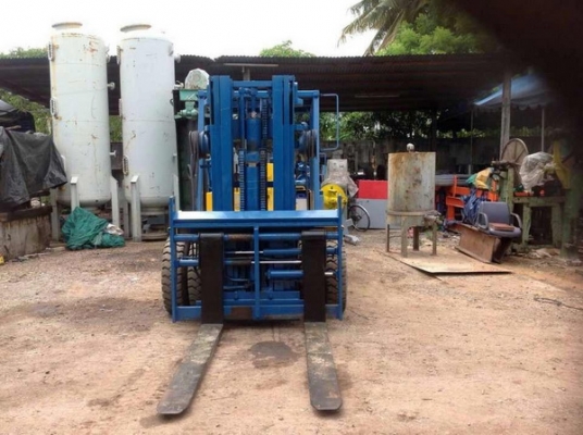 รถยก 10 ตัน เครื่องดีเซล เกียร์ออโต้ เสาสูงเข้าตู้สูง 4 เมตร งาสไลด์เข้าออกได้ 2 ข้าง /แผงงาสไลด์ได้