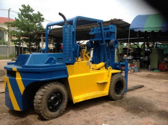 รถยก 10 ตัน เครื่องดีเซล เกียร์ออโต้ เสาสูงเข้าตู้สูง 4 เมตร งาสไลด์เข้าออกได้ 2 ข้าง /แผงงาสไลด์ได้