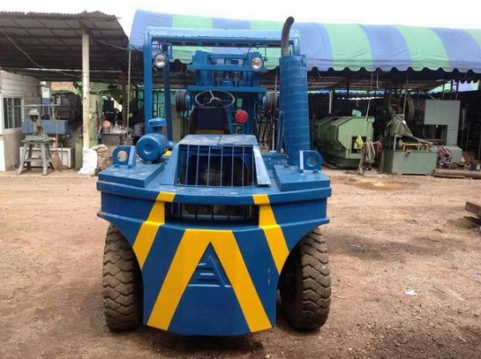 รถยก 10 ตัน เครื่องดีเซล เกียร์ออโต้ เสาสูงเข้าตู้สูง 4 เมตร งาสไลด์เข้าออกได้ 2 ข้าง /แผงงาสไลด์ได้