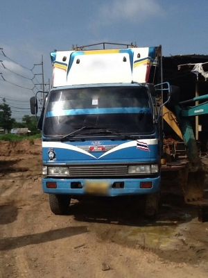 รถฮีโน่ 10 ล้อ รั้ว  KT525  เปลื่ยนเครื่อง  187 แรงม้า.  สนใจติดต่อ 081 - 6079515