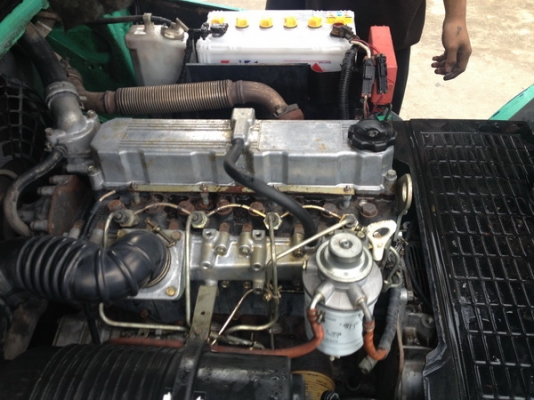 รถยกมิตซูบิชิ น้ำหนักยก 2 ตัน เสาสูง 4 เมตร เข้าตู้ เครื่องดีเซล เกียร์ออโต้