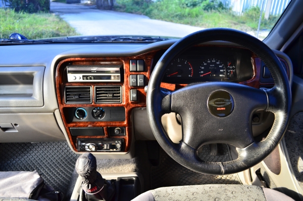 ขาย ขาย isuzu adventure ครับ รถปี2000 2800 CC ดีเชล ขาย ขาย isuzu adventure ครับ รถปี2000 2800 CC ดีเชล