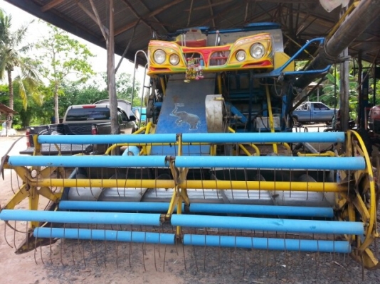 ขายรถเกี่ยวข้าวอุ้ม2.5ตัน เจ้าช้างไวไฟ เครื่องJO8C 260แรง เครื่องดี ช่วงล่างแน่น พร้อมลุยงานนาปี สภาพพร้อมใช้งาน สนใจโทร 090-8588220คุณนะ หรือ www.truck.in.th/498