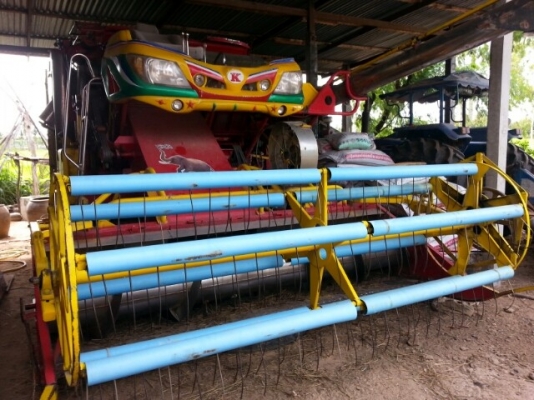 ขายรถเกี่ยวข้าวไวไฟจอมพลัง อุ้ม2.5ตัน เครื่องมิทซู6D17 220แรง ตัวเดิน10ใหญ่ ปั้ม22 สภาพพร้อมใช้ รถปี52 ไม่ปรับระดับ รถสวย ช่วงล่างแน่น สนใจโทร 090-8588220คุณนะ หรือ www.truck.in.th/498