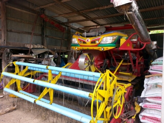 ขายรถเกี่ยวข้าวไวไฟจอมพลัง อุ้ม2.5ตัน เครื่องมิทซู6D17 220แรง ตัวเดิน10ใหญ่ ปั้ม22 สภาพพร้อมใช้ รถปี52 ไม่ปรับระดับ รถสวย ช่วงล่างแน่น สนใจโทร 090-8588220คุณนะ หรือ www.truck.in.th/498