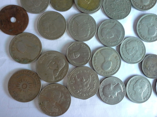 ขายเหรียญเก่าสะสม ครึ่งสตางค์ 1สตางค์ และอื่นตามรูป สนใจเสนอราคามาได้คร้าบ