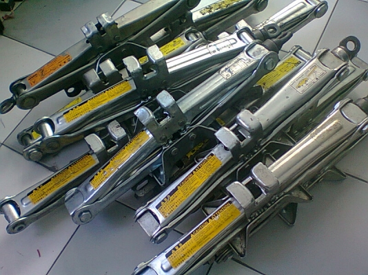 แม่แรงยกรถยนต์