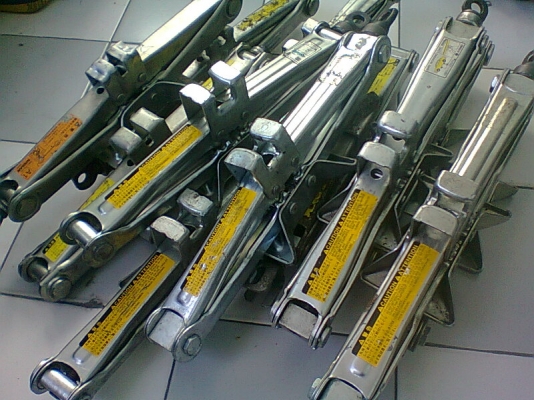 แม่แรงยกรถยนต์