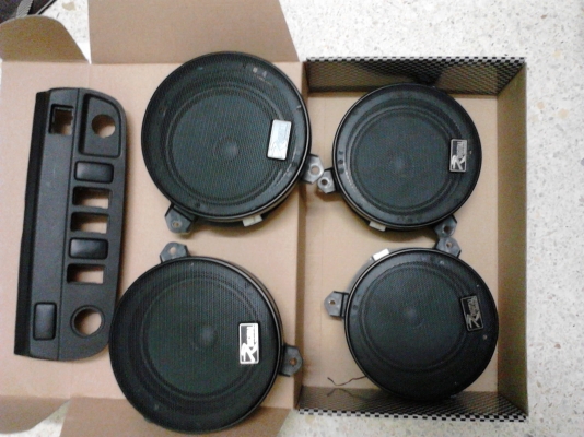 หูช้าง วีโก้ แชมป์ พรีรันเนอร์ 4 ประตู  ลำโพงเดิม 4 ตัว ดูรูปเอาน่ะครับ