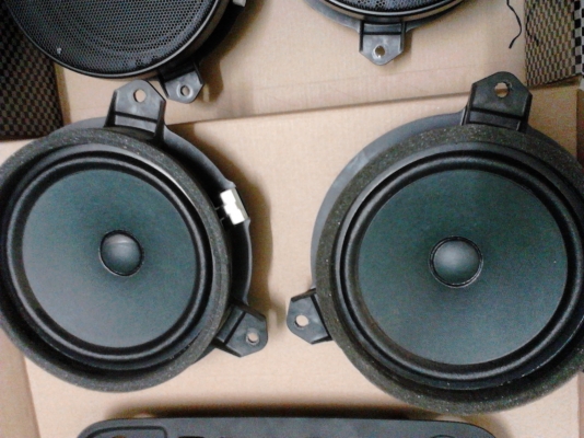 หูช้าง วีโก้ แชมป์ พรีรันเนอร์ 4 ประตู  ลำโพงเดิม 4 ตัว ดูรูปเอาน่ะครับ