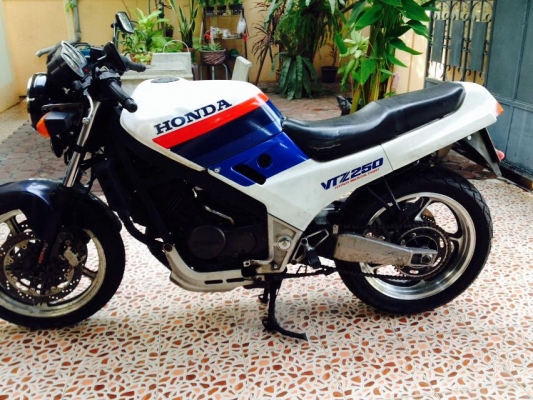 ขายหรือแลก HONDA VTZ250 ขายหรือแลก HONDA VTZ250