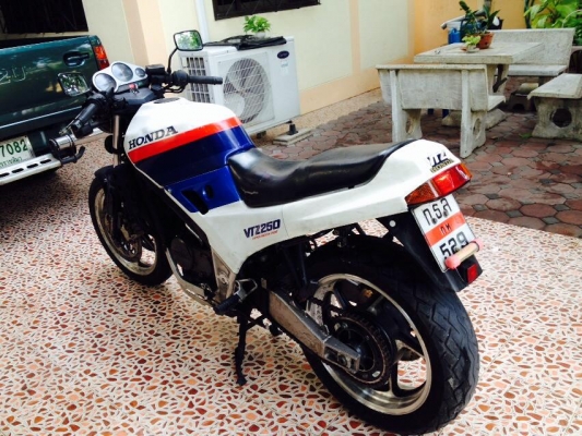 ขายหรือแลก HONDA VTZ250 ขายหรือแลก HONDA VTZ250