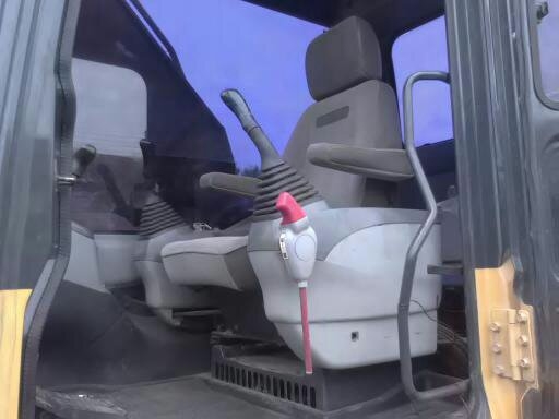 ขายครับ แม็คโค KOMATSU 200 - 7 สวยครับ ไฟฟ้าครบ เอวแน่น โซ่เต็ม ใช้งาน 1389 ชั่วโมง