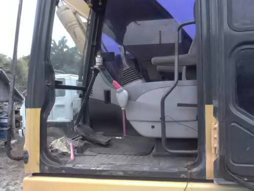 ขายครับ แม็คโค KOMATSU 200 - 7 สวยครับ ไฟฟ้าครบ เอวแน่น โซ่เต็ม ใช้งาน 1389 ชั่วโมง