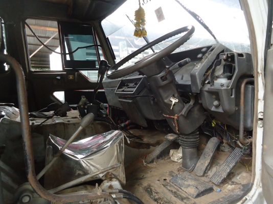 ขายด่วนรถสิบล้อFN515เครือง6D17เกียร์10สปีท2เพลาหลงโบว์