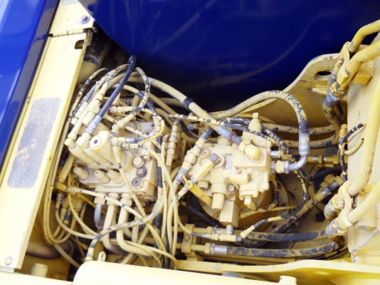 รถแบคโฮ sk 120-1 สนใจโทร 092-3309229 อี๊ด สองห้อง