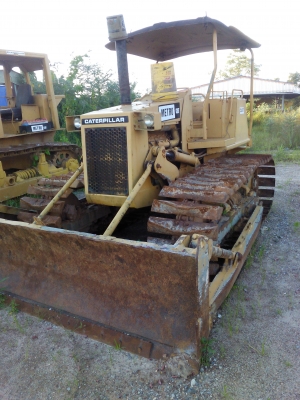 ขายรถแทรคเตอร์ CAT  D 3 B ตีนเป็ดรถสวยพร้อมใช้ราคาถูก