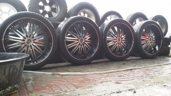 ขายล้อขอบ22 พร้อมยางชุดละ33000