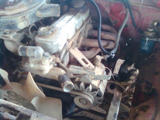 ฝากขาย เครื่องนิสสัน TD25 ฝาขาว