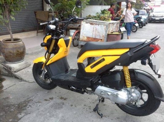 มาแล้วด่วนๆๆๆๆ Zoomer x ปี 57 วิ่ง 2,000 กม. สีเหลือง ล้อแม็ค สวยมาก มาแล้วด่วนๆๆๆๆ Zoomer x ปี 57 วิ่ง 2,000 กม. สีเหลือง ล้อแม็ค สวยมาก