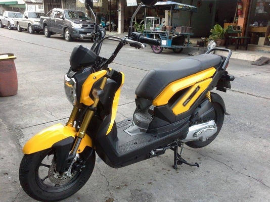 มาแล้วด่วนๆๆๆๆ Zoomer x ปี 57 วิ่ง 2,000 กม. สีเหลือง ล้อแม็ค สวยมาก มาแล้วด่วนๆๆๆๆ Zoomer x ปี 57 วิ่ง 2,000 กม. สีเหลือง ล้อแม็ค สวยมาก